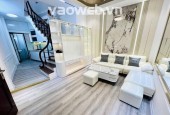 Nhà phố Đê La Thành , Ba Đình , diện tích 31m2, mặt tiền 8.4m, 5 tầng . Giá chỉ 7.2 tỷ